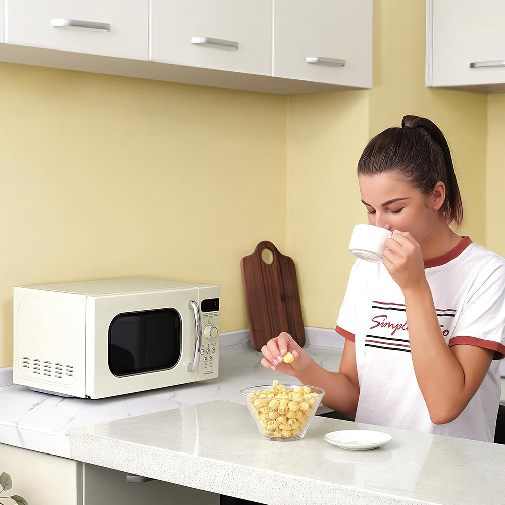 Retro 0.7 Cu Ft Microwave, 700W, 9 Preset Menus, LED Display, Compact